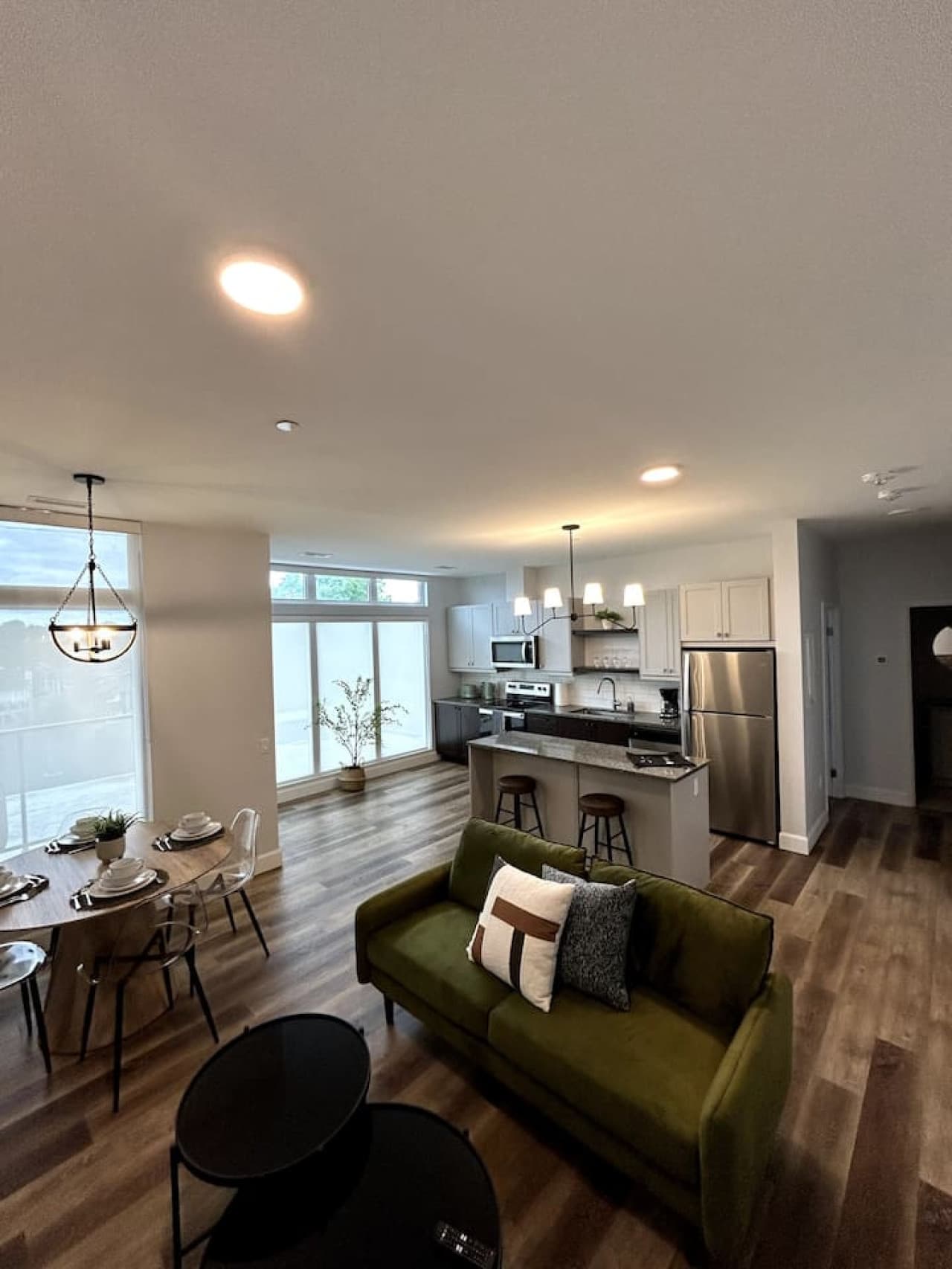 Beachview getaway at the New Carlyle 306 on the Main strip in Grand Bend