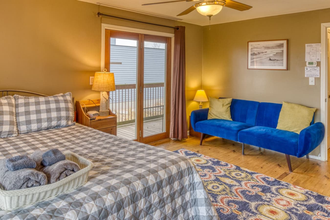 Queen Bedroom on Level 4 with fold down futon
