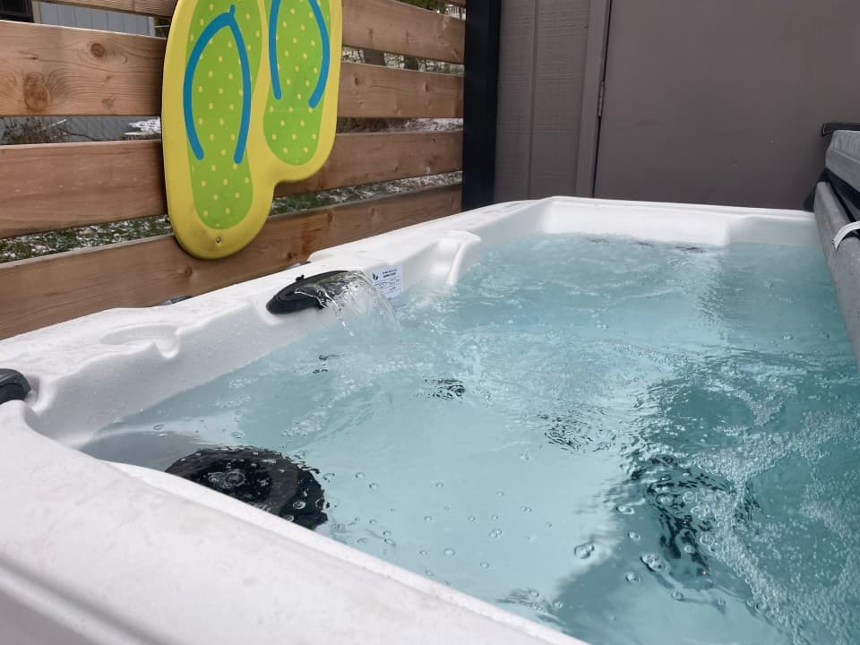 MTM Premier, Close to Beach, Hot Tub, Fire Pit
