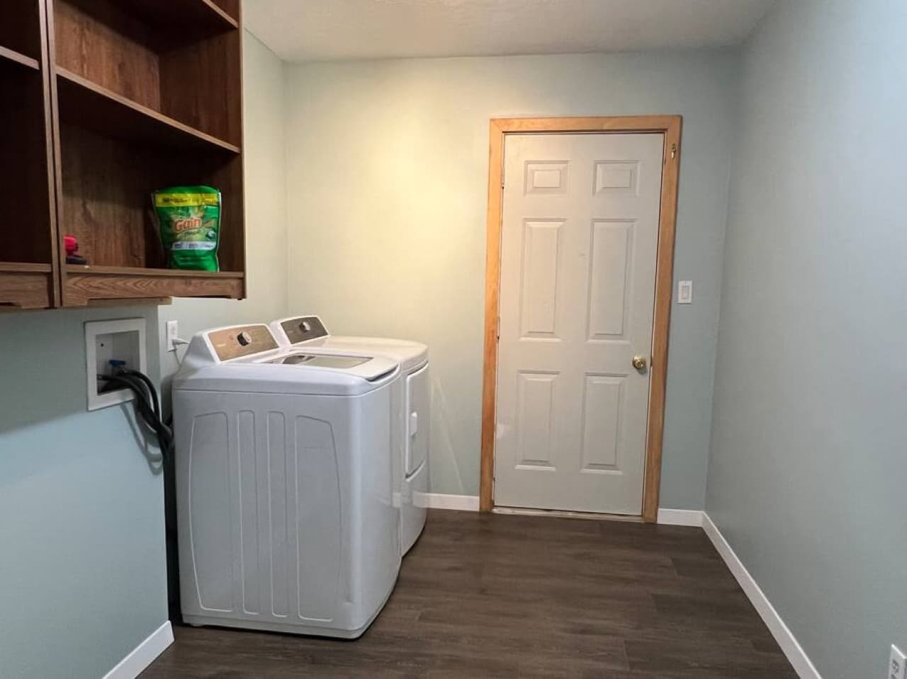 Spacious laundry room
