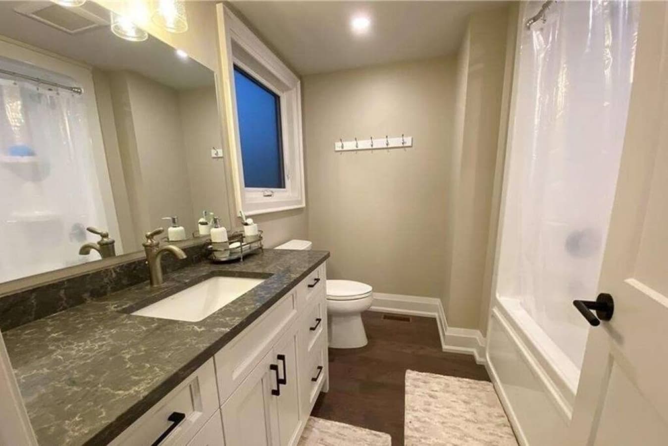 En-suite Bathroom