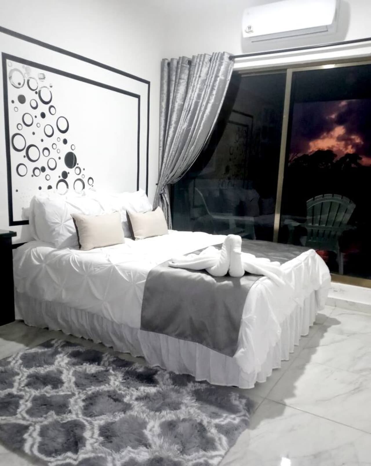 King bedroom with big terrace lake view