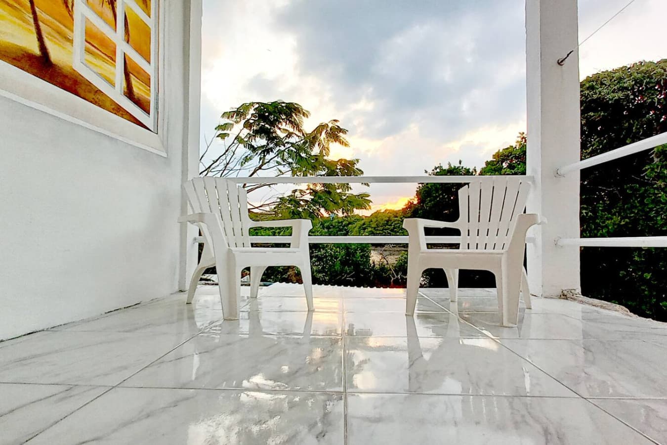 Second Large Covered Lakeview Balcony