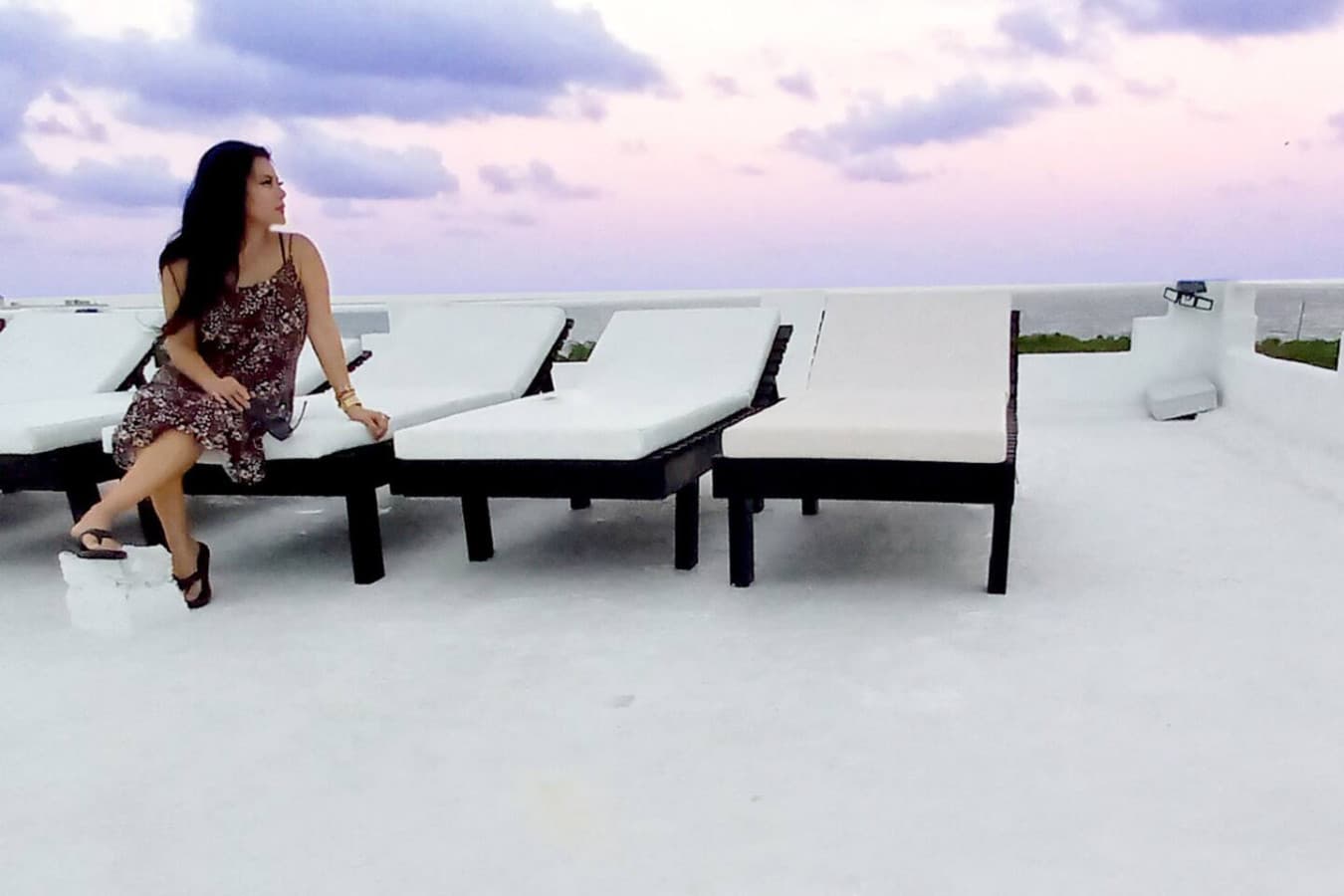 Classy Comfortable Loungers top floor panoramic ocean view.