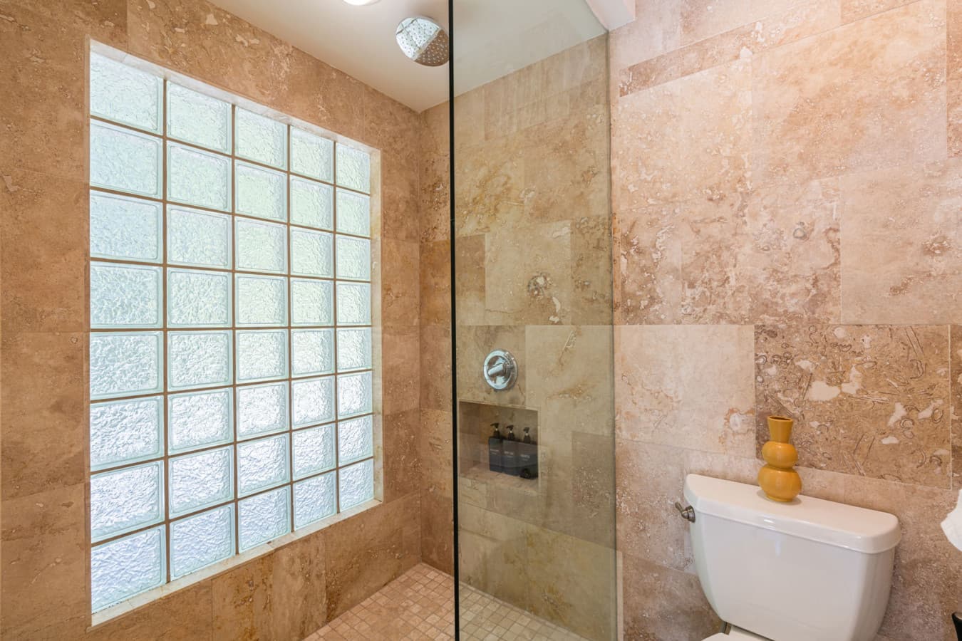 18-web-or-mls-Cerritos_018.jpg