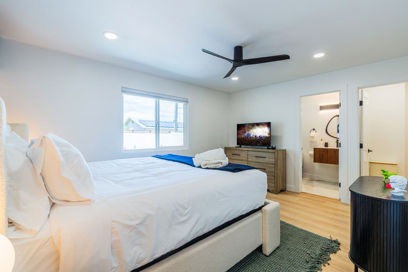 1-web-or-mls-CA_504Sunview_001.jpg