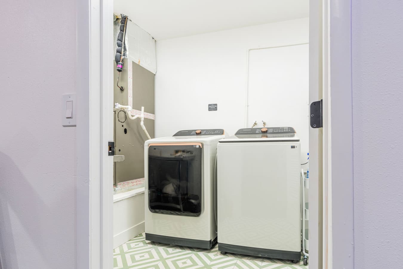 15-web-or-mls-CA_504Sunview_015.jpg