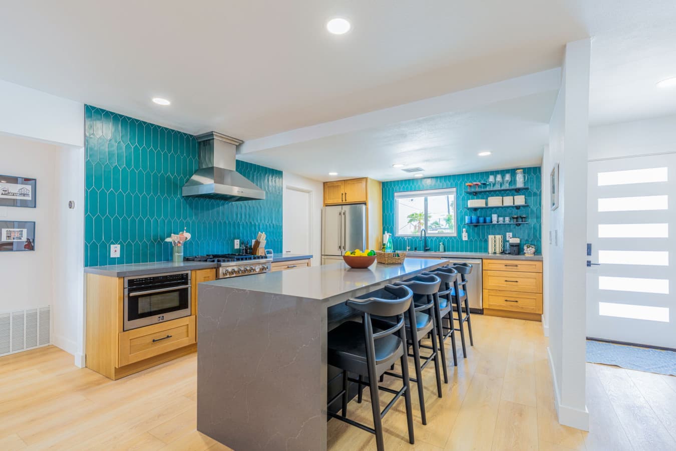 8-web-or-mls-CA_504Sunview_008.jpg