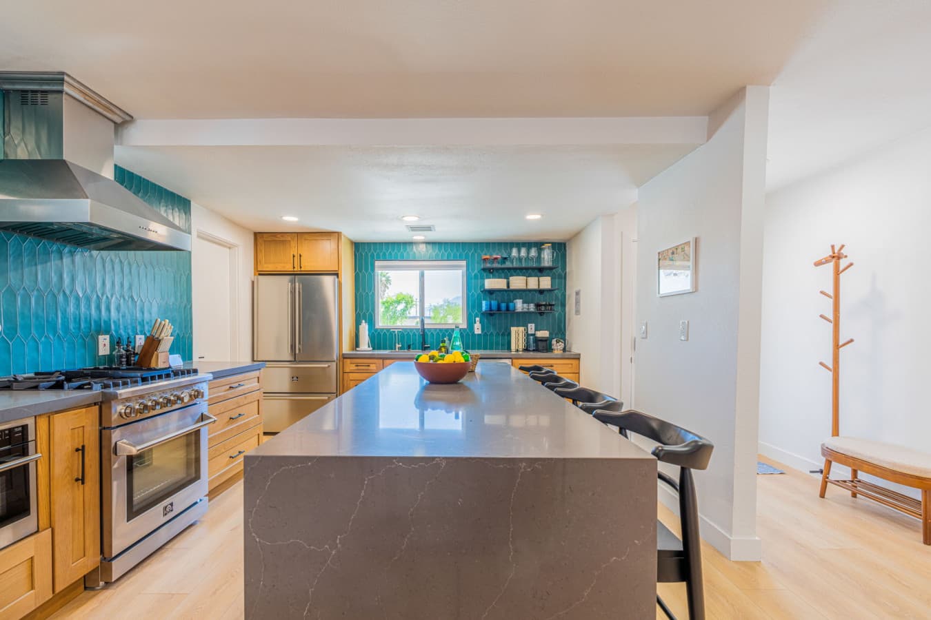 43-web-or-mls-CA_504Sunview_043.jpg