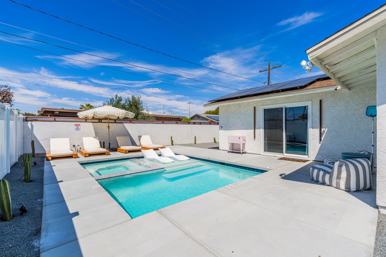 48-web-or-mls-CA_504Sunview_048.jpg