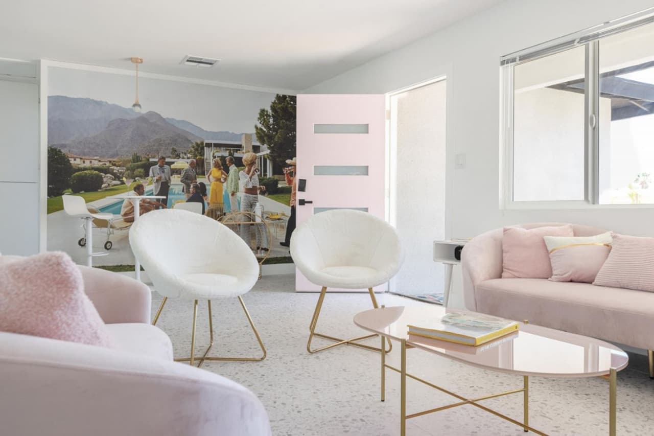 Our delightful Palm Springs mural sets the scene for a fun evening. Just grab your preferred mix from our convenient bar cart and let the good times roll.