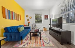 Sunny Suite on 43rd