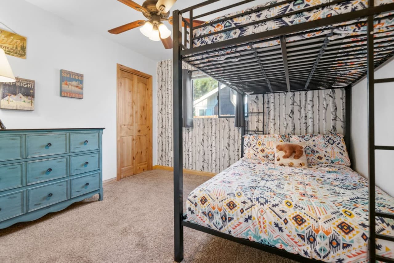 Rest Serenely in a Bunked Bed, Surrounded by Thoughtful Decor and Polite, Friendly Ambiance.