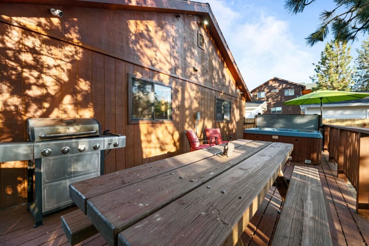 Escape to tranquility! Enjoy BBQ delights, unwind in the hot tub, and dine al fresco on our serene patio - your perfect retreat awaits