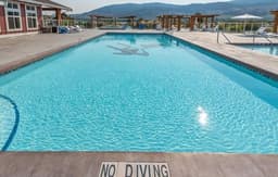 Spacious Bordeaux Cottage with Golf Cart #191