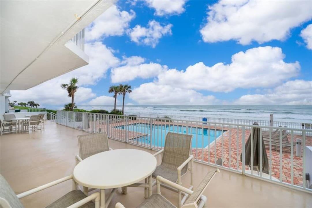 Serene 2BR Oceanfront Condo with Balcony, Florida