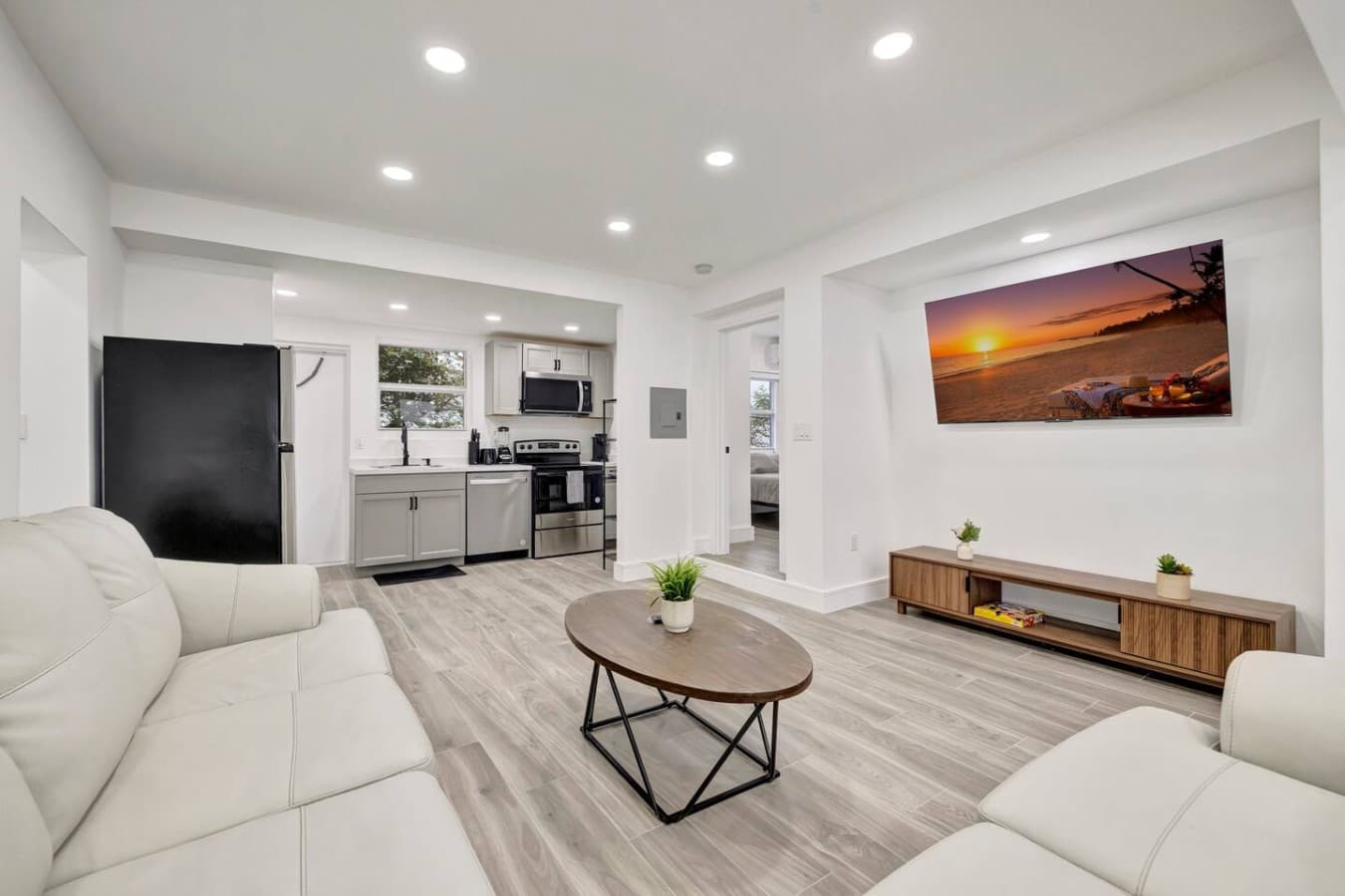 Banyan St | 2 Combined Units Steps to Beach | 1&4