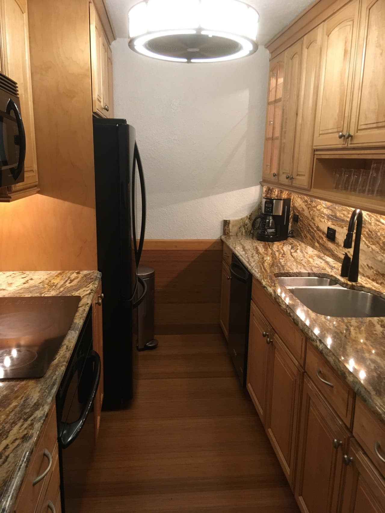 Kitchen 1.jpg