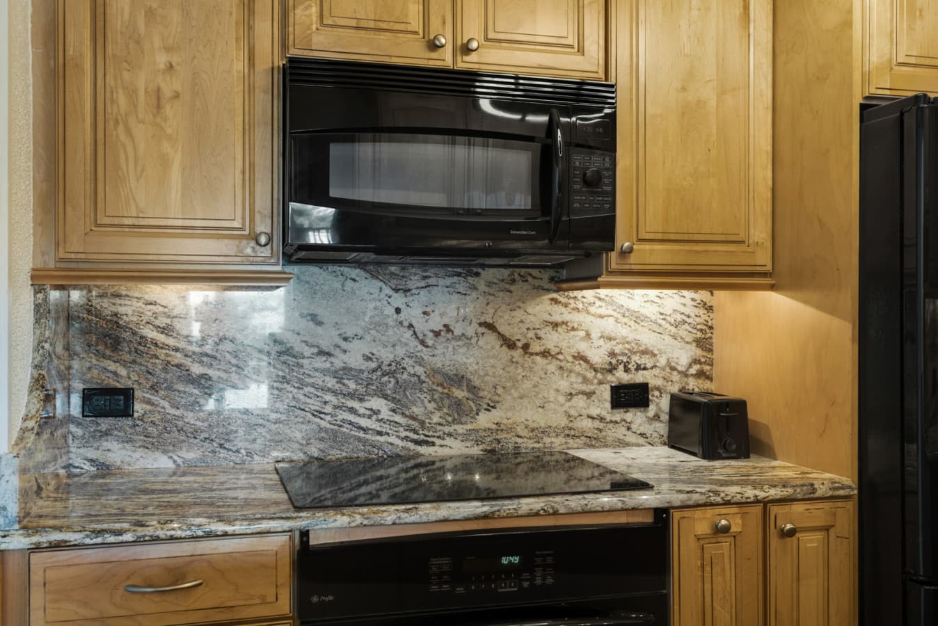 Kitchen 2.jpg