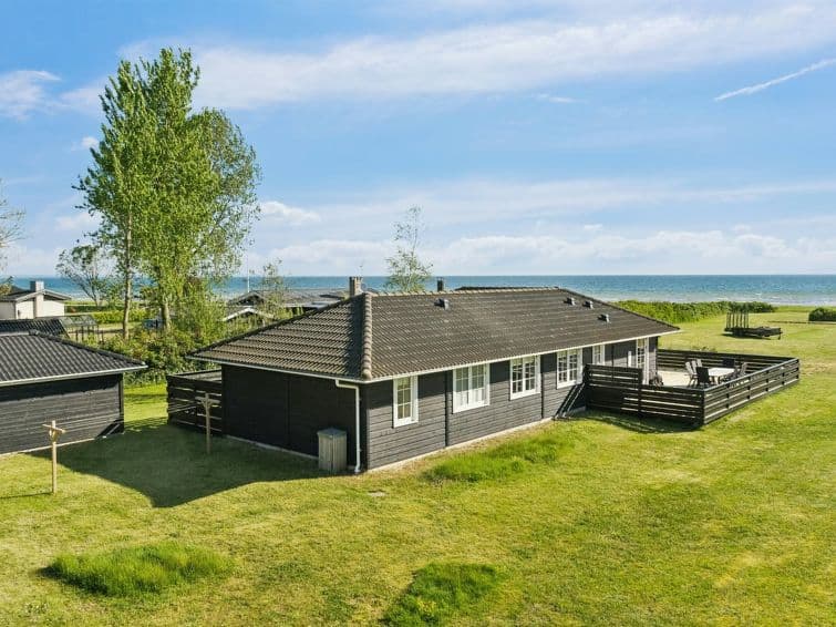 "Dietke" - 85m from the sea