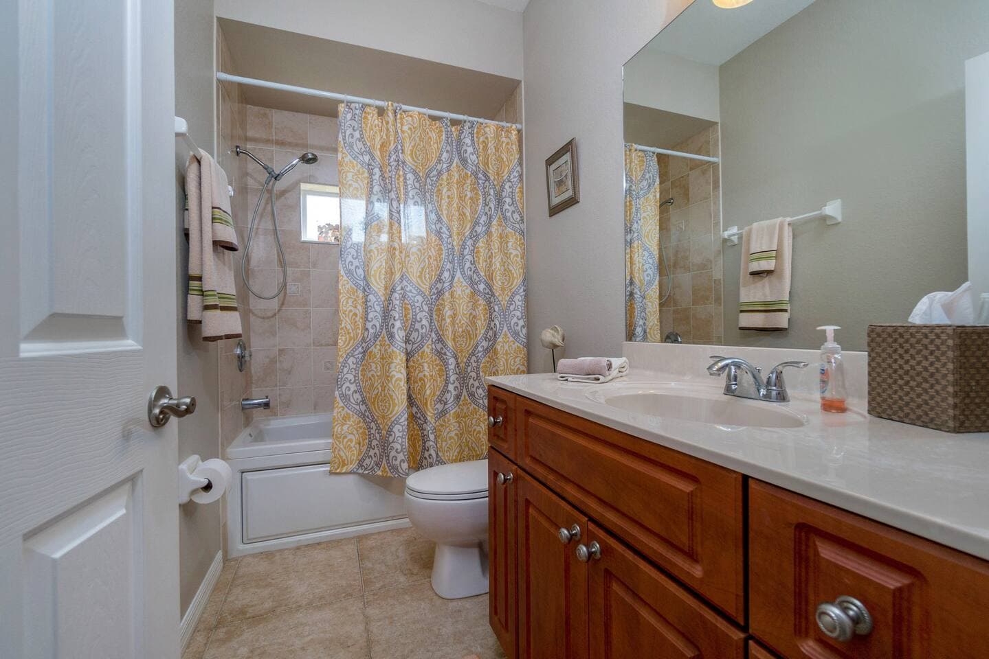 Guest Bathroom 