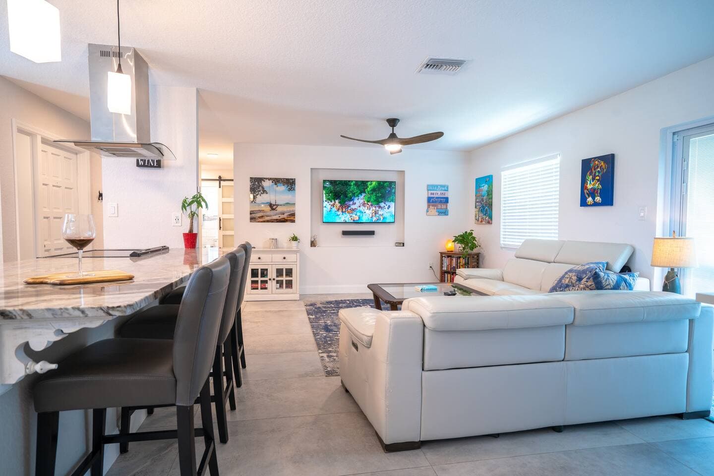 Sarasota House Modern King Size Beds + Fenced Yard