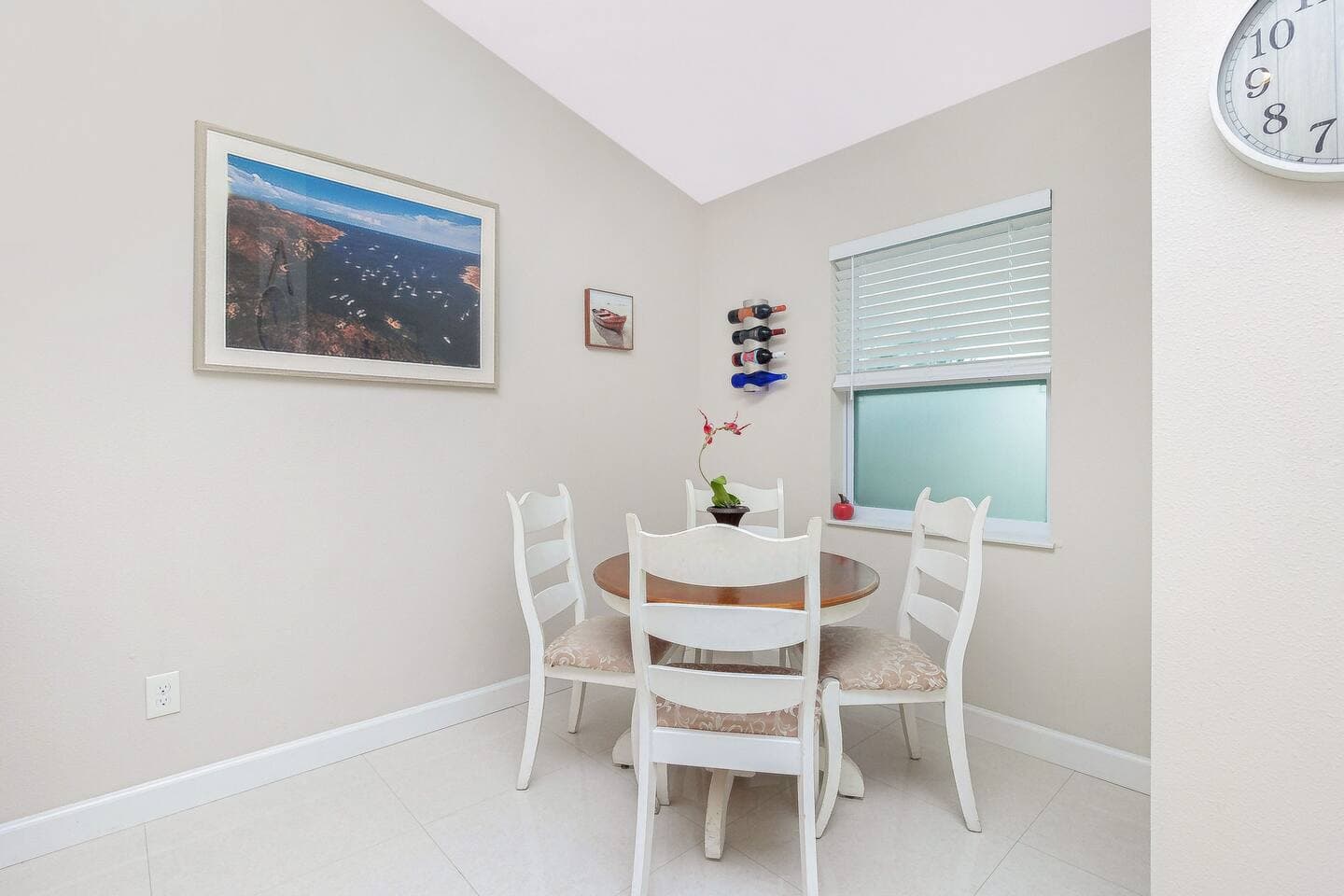Dining nook 