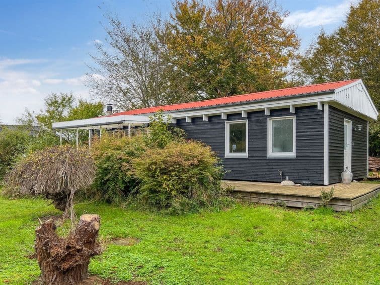 "Anni" - 250m from the sea