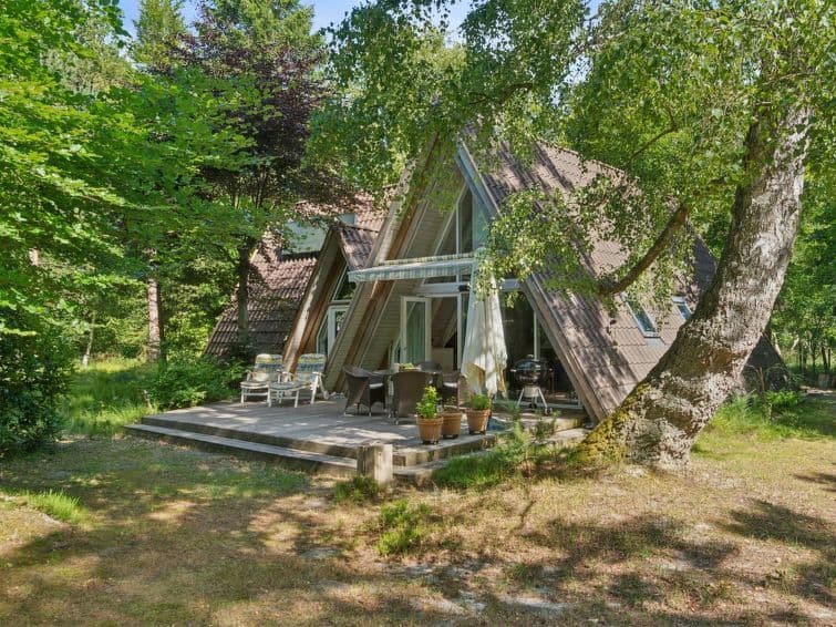 "Thrond" - 500m from the sea