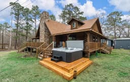 Hot tub, Emerald Isle Log Cabin, Lake Front