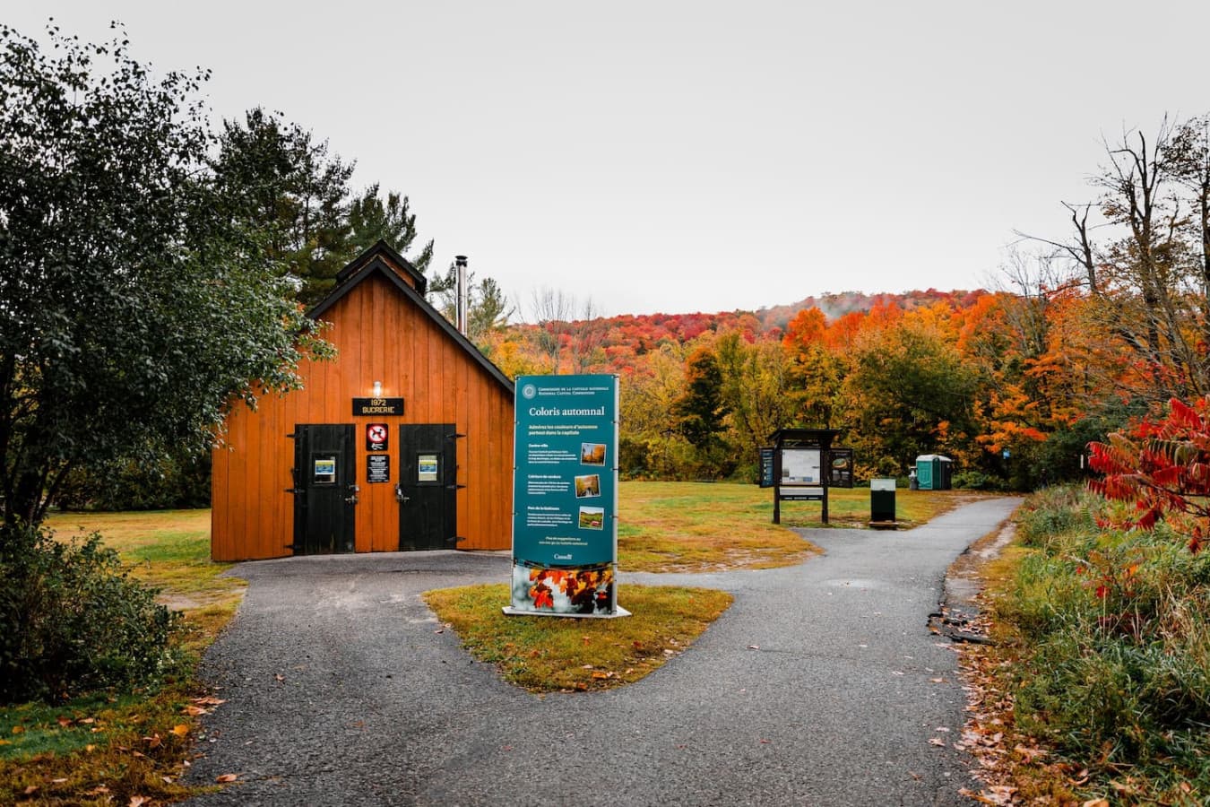 Profitez des sentiers du Parc de la Gatineau à proximité
Enjoy the trails of nearby Gatineau Park