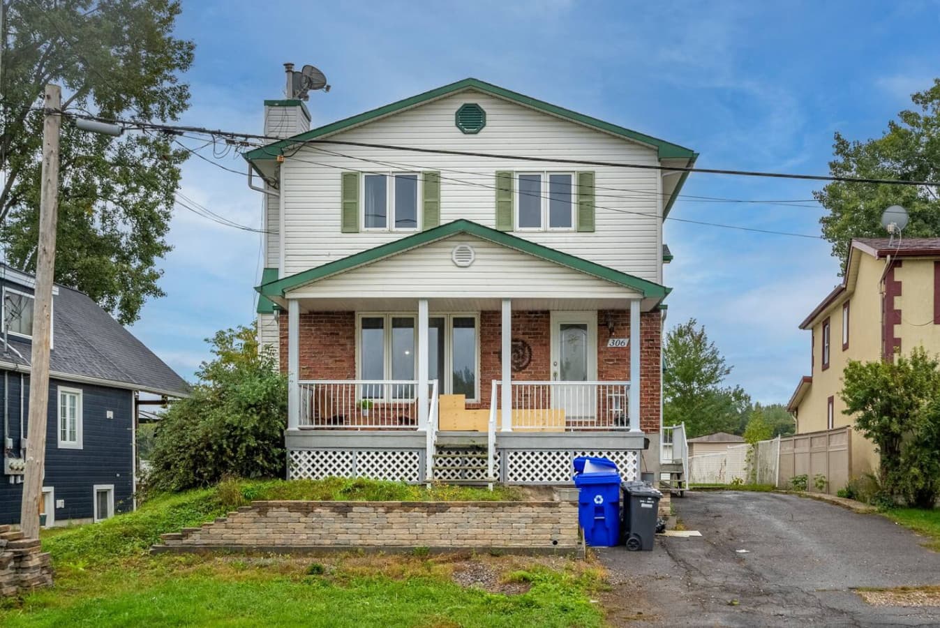 Riviera Escape: Spa & Waterfront