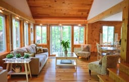 Lakeside Retreat w/ Hot Tub & Bunkie – Sleeps 10