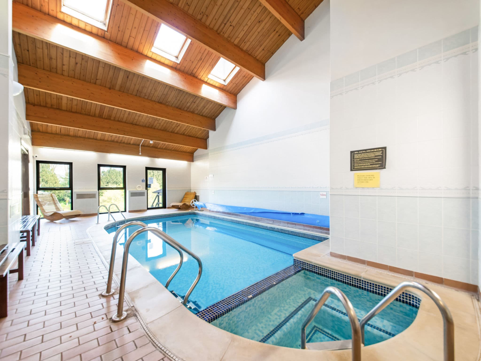 Pool Indoor