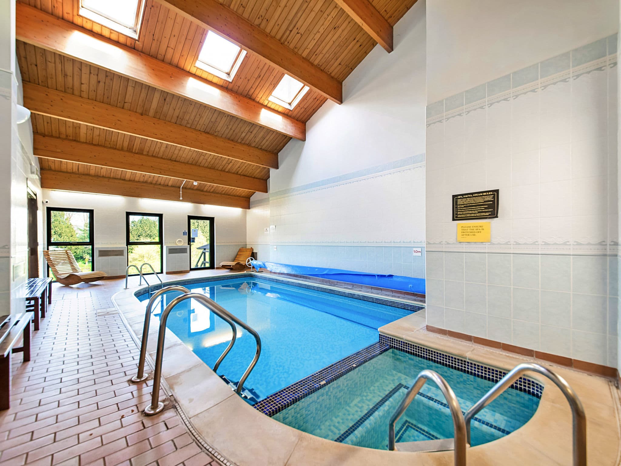 Pool Indoor