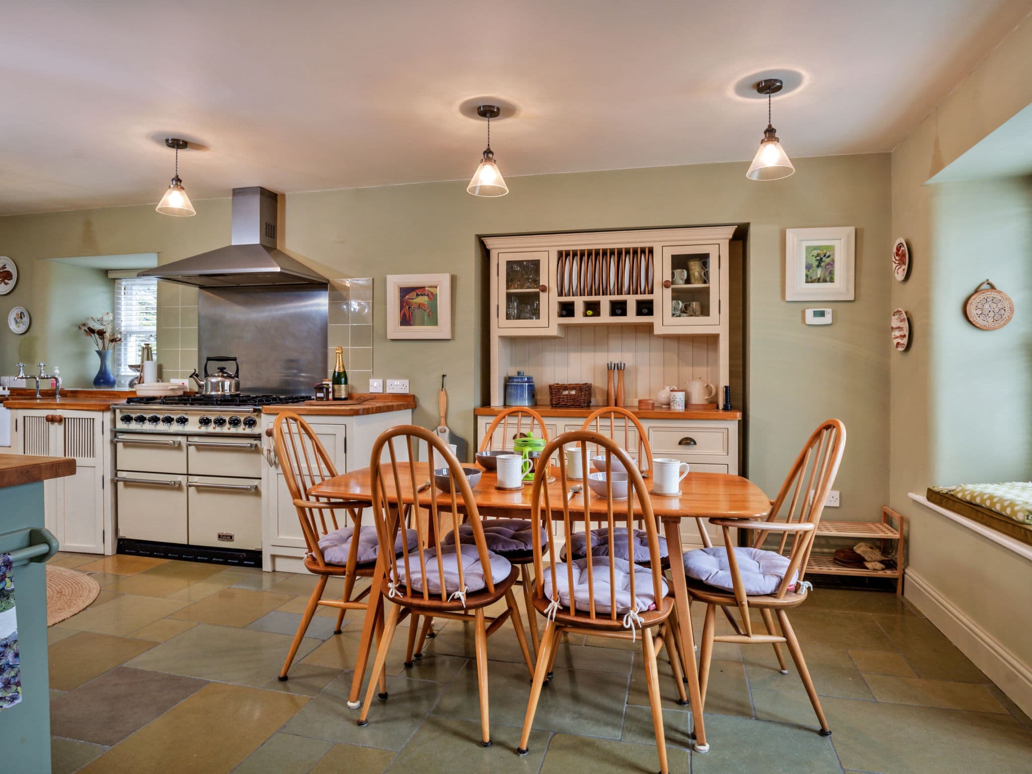 Kitchen / Dining Room