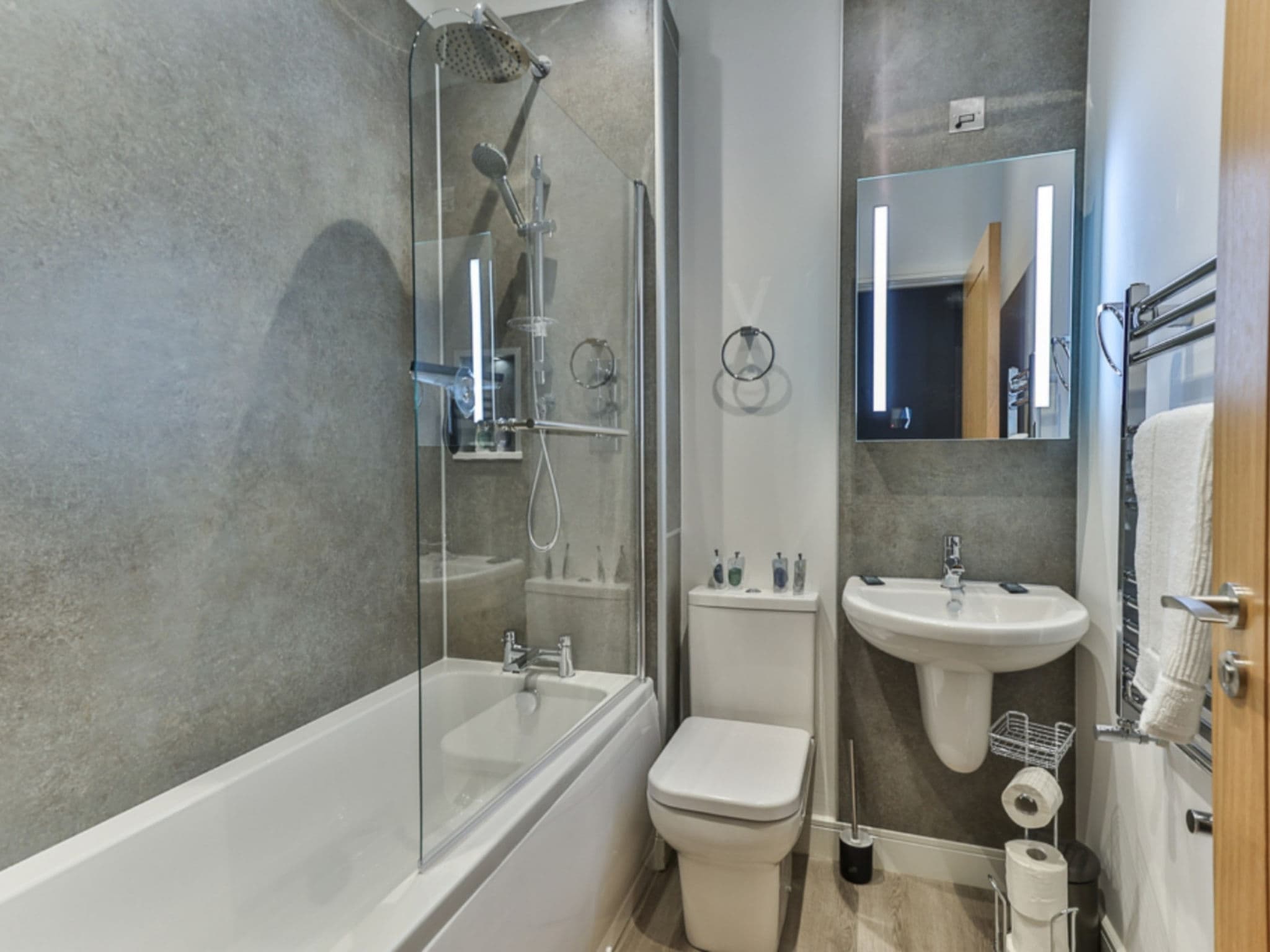 Bathroom / Wellness
