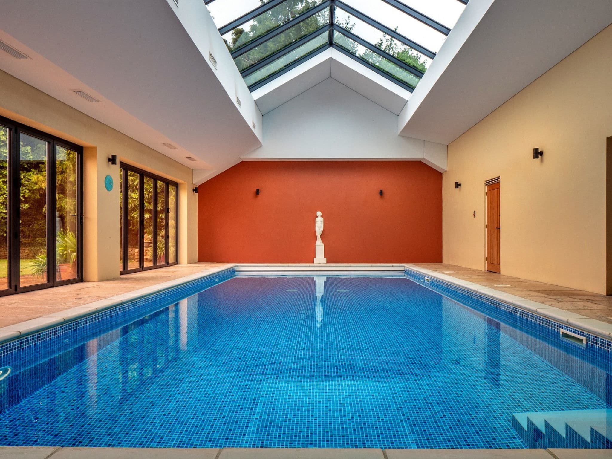 Pool Indoor