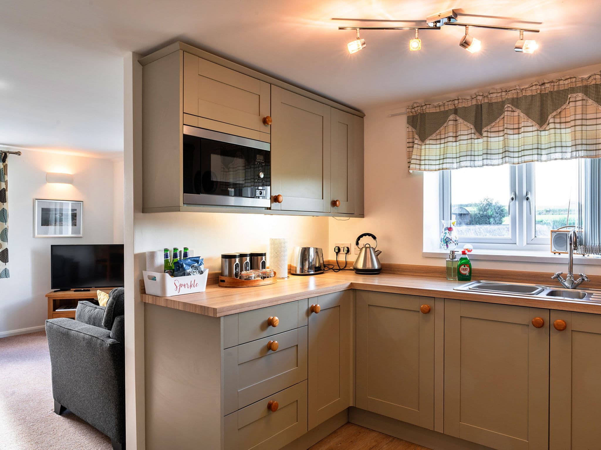 Kitchen / Dining Room
