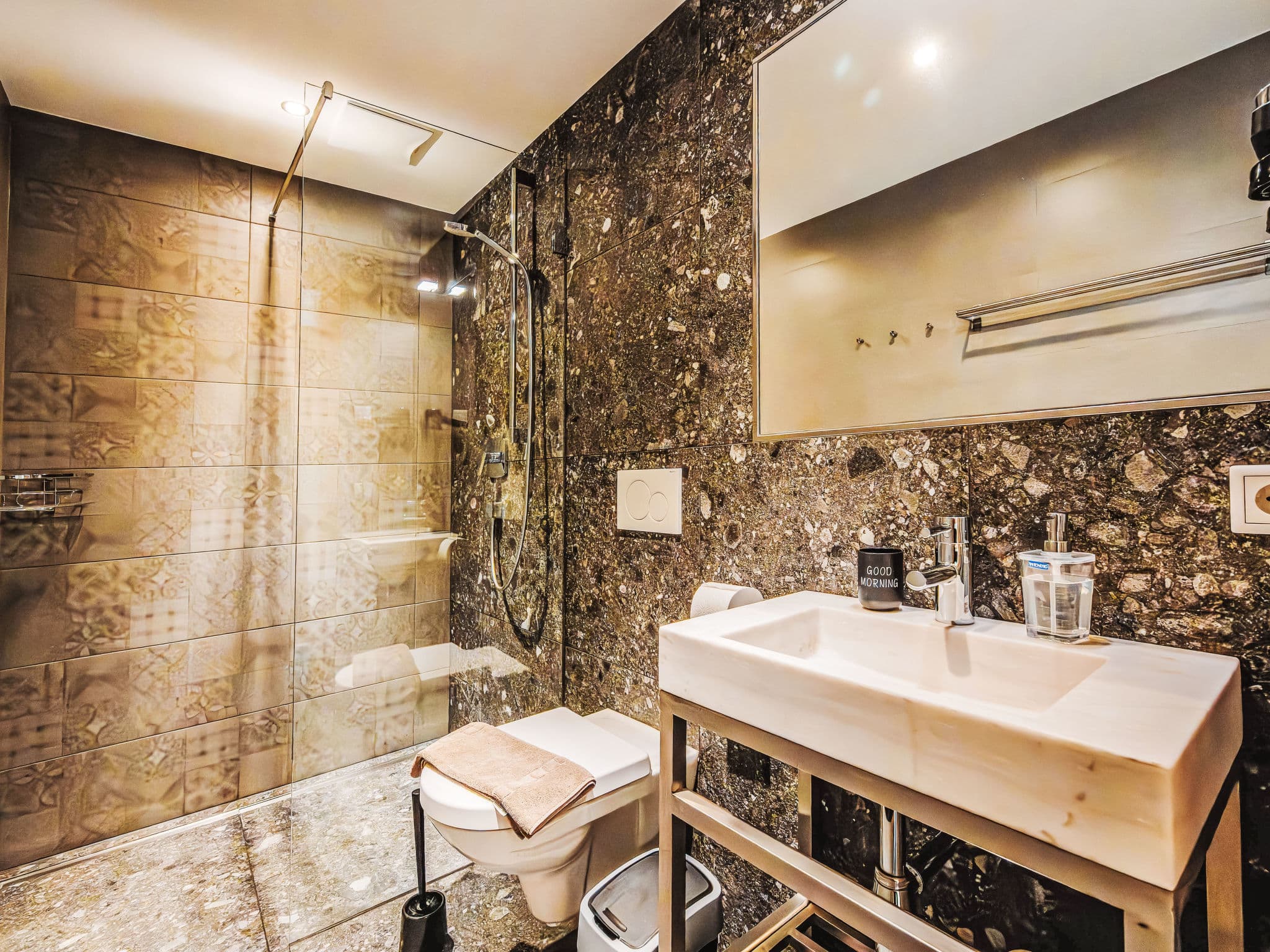 Bathroom / Wellness