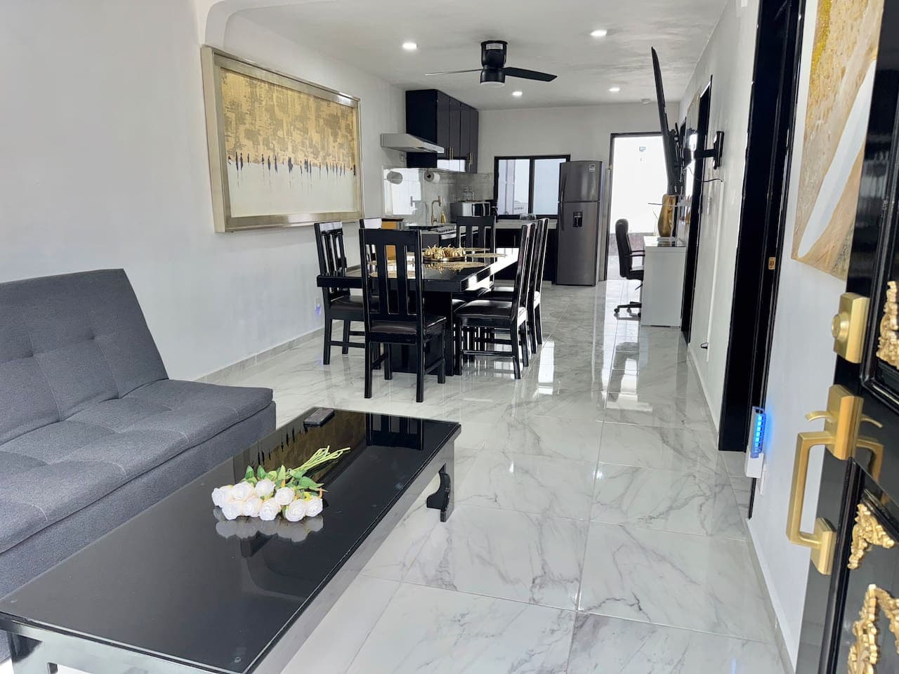 1 Minute Beach Villa w/Pool -Breakfast & fast WIFI