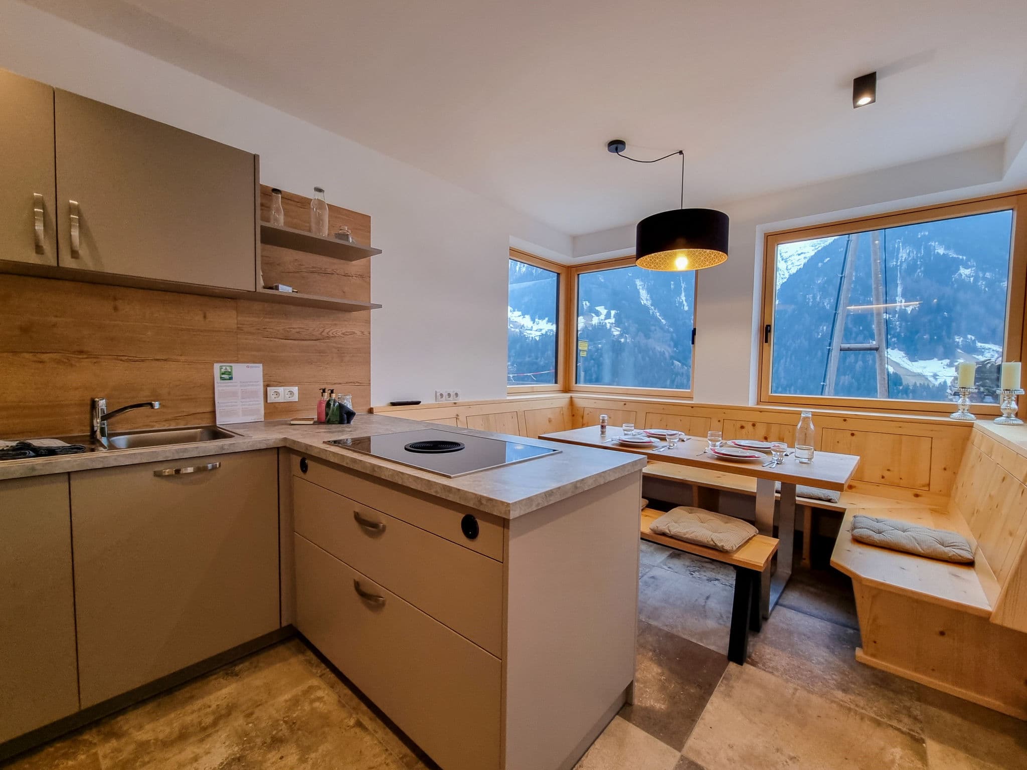 Kitchen / Dining Room