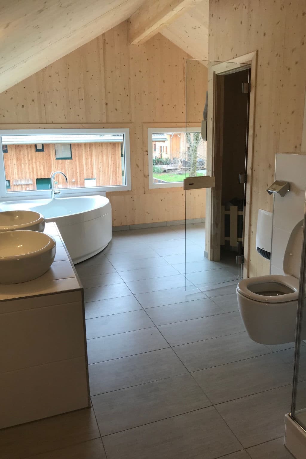 Bathroom / Wellness