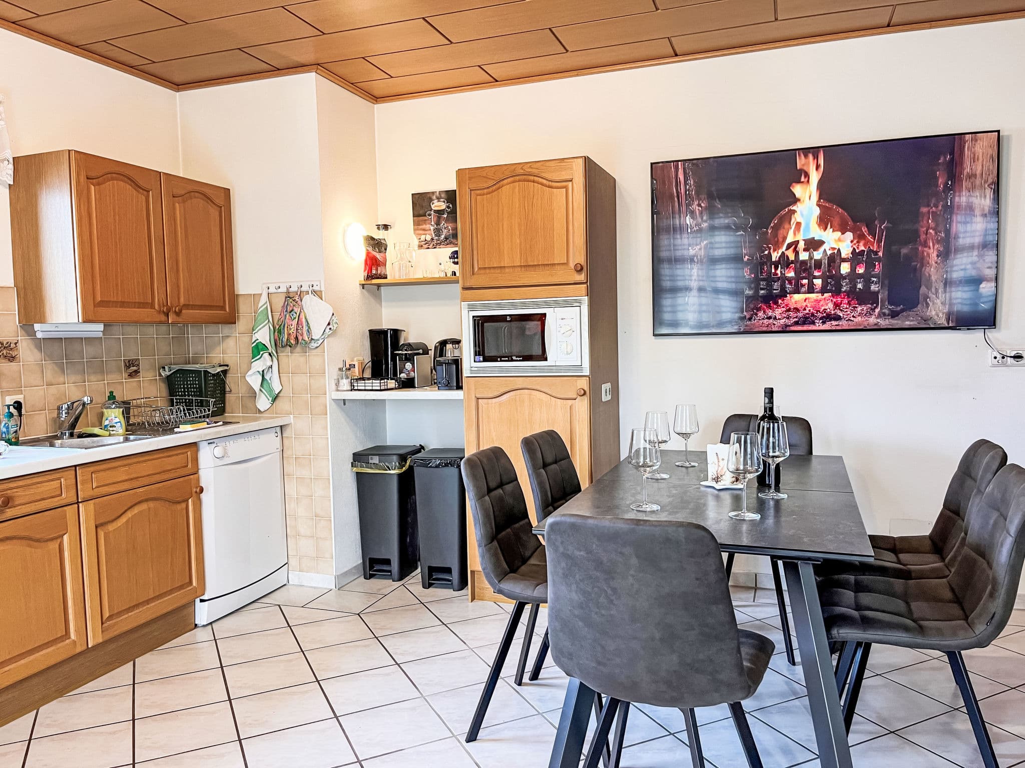 Kitchen / Dining Room