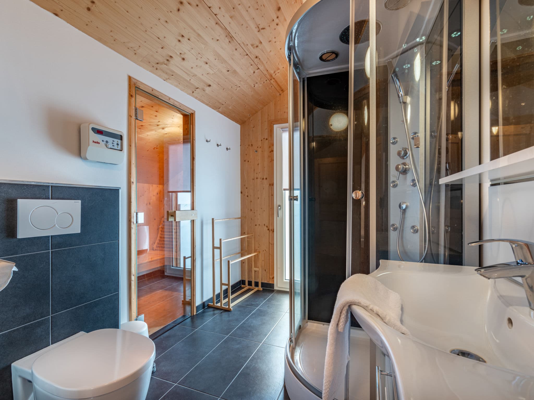 Bathroom / Wellness