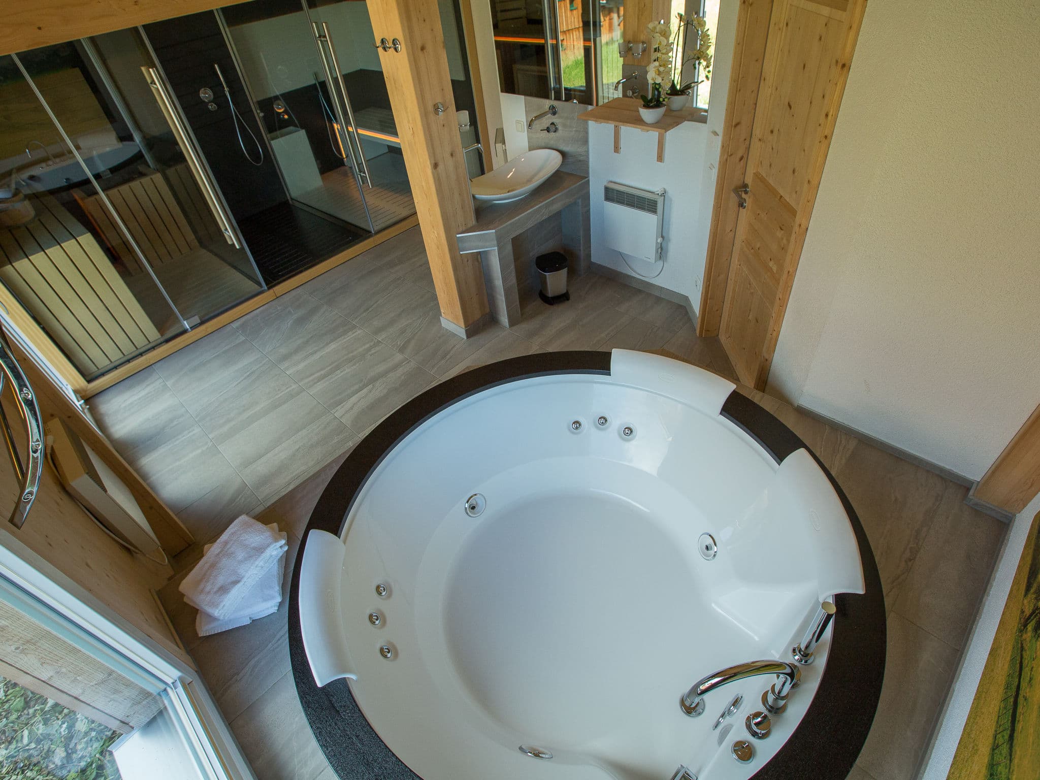 Bathroom / Wellness