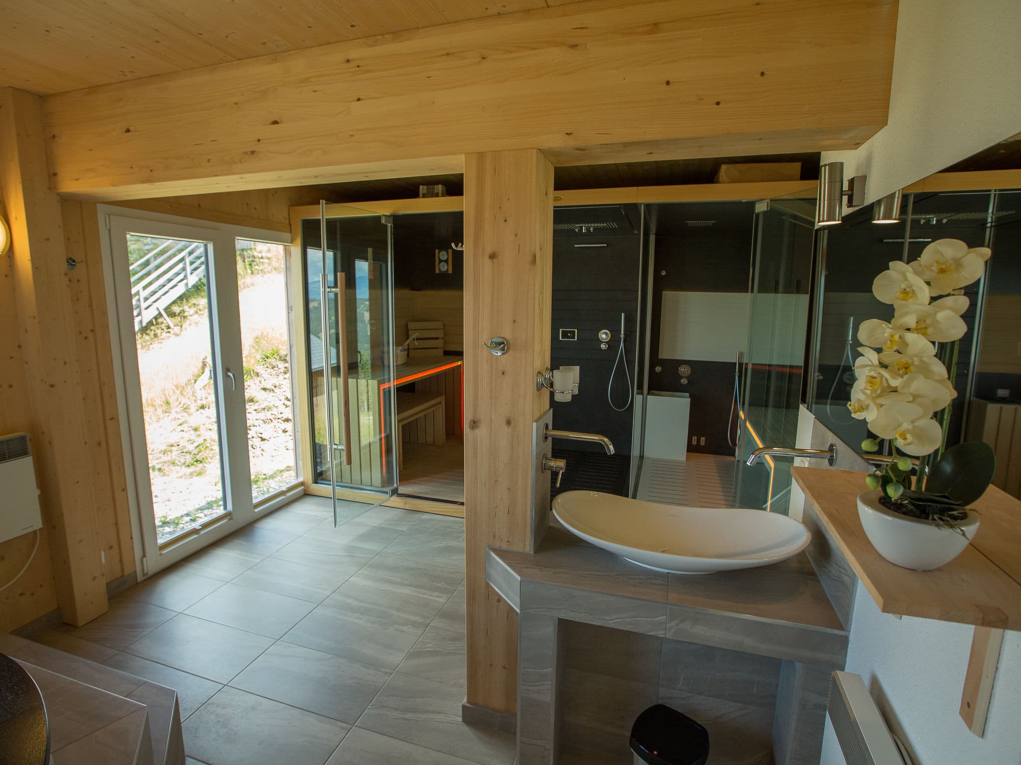 Bathroom / Wellness