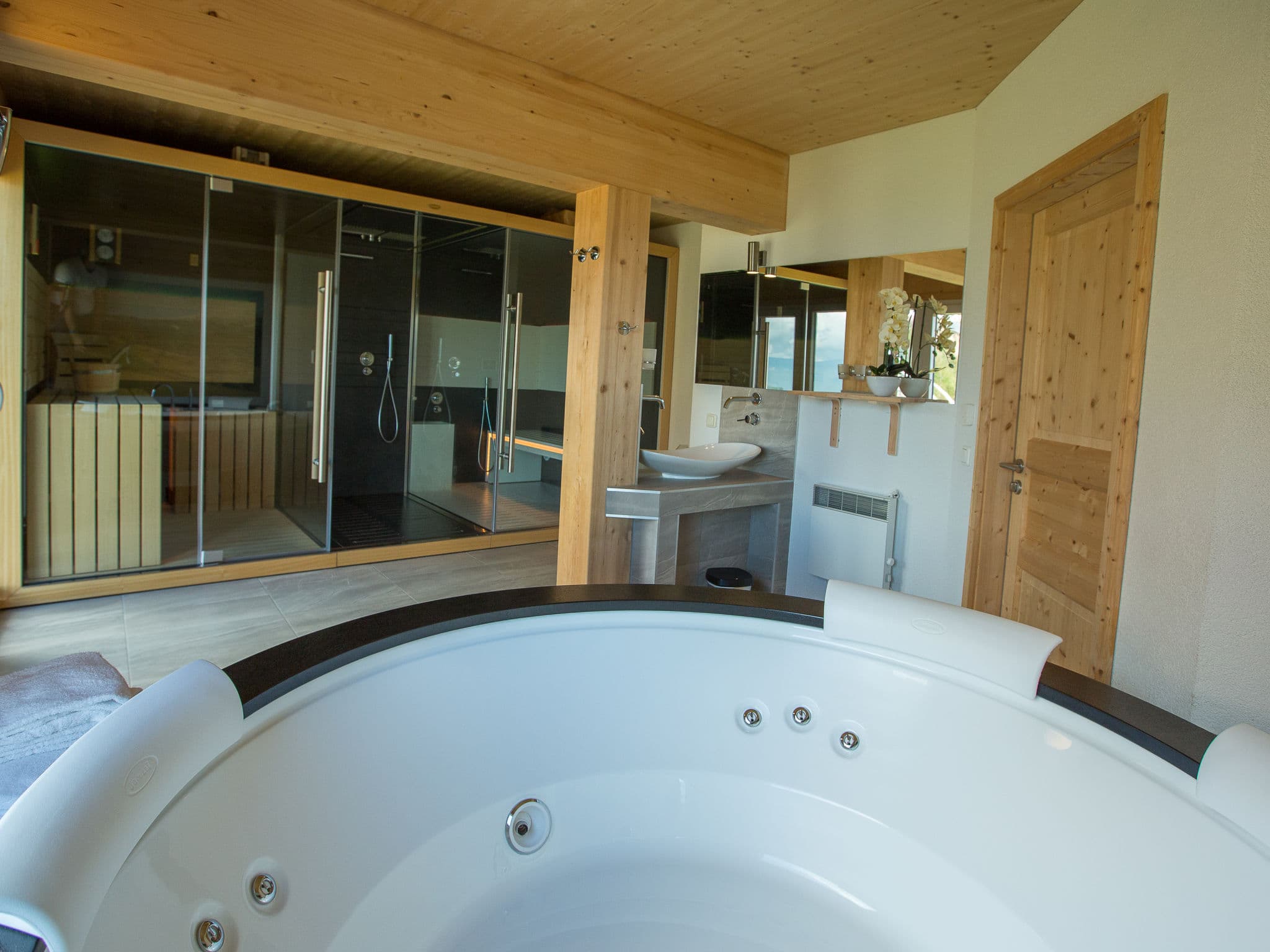 Bathroom / Wellness