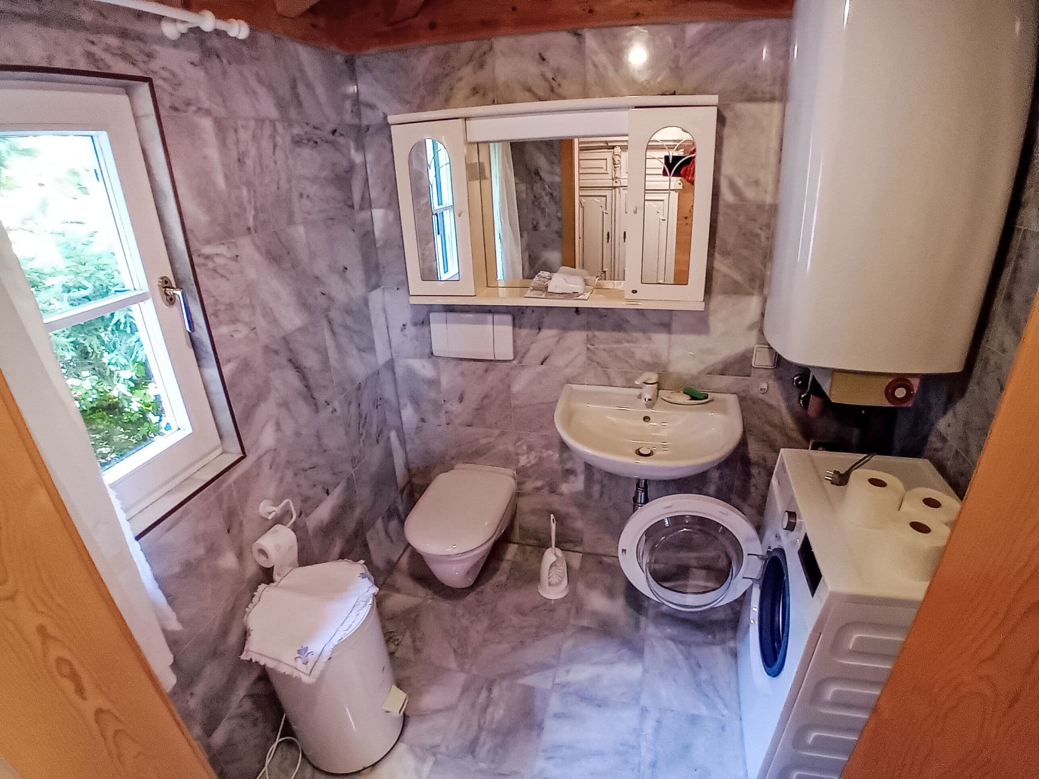 Bathroom / Wellness