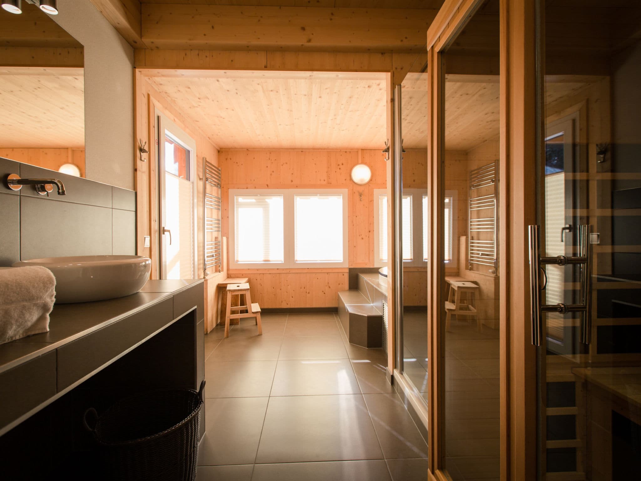Bathroom / Wellness